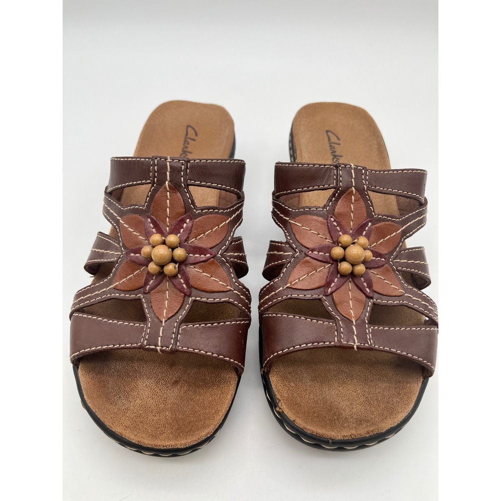 CLARKS Sandals Women 8.5XW Brown Leather Floral Beaded Slides  Extra Wide boho
